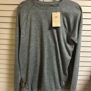 Nike Yoga Men's  Gray Long Sleeve Tee